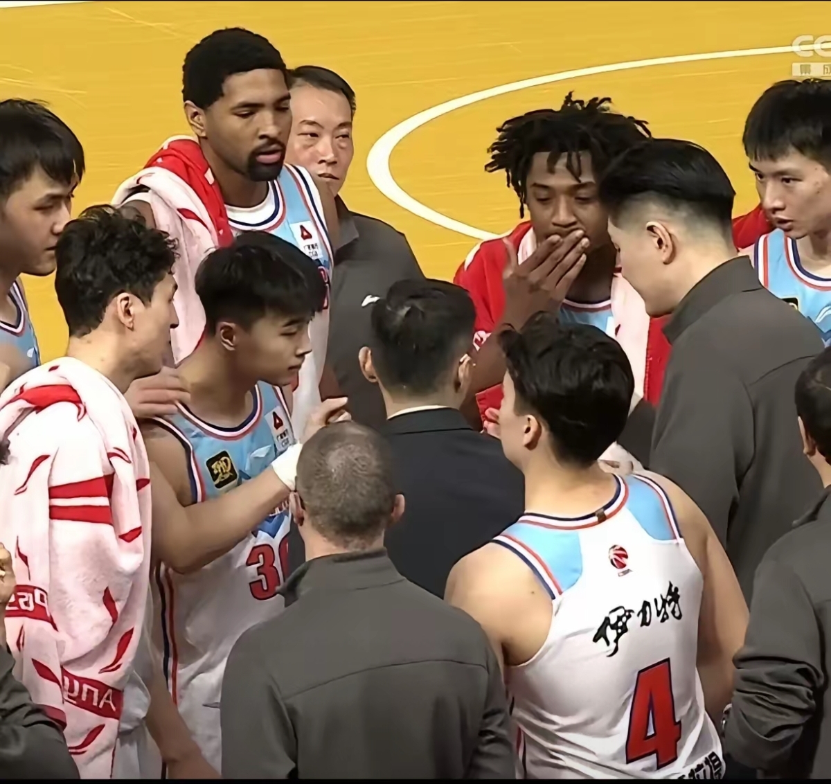 克里夫兰骑士训练开放日，国际比赛日战术微调引欢呼，欧联在即，阵容厚度经受考验的简单介绍-开云体育赛事